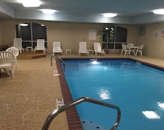 Holiday Inn Express & Suites Malvern, an IHG Hotel (Malvern, USA)
