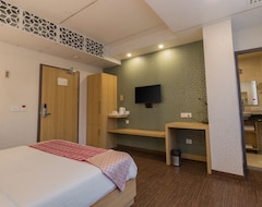 Hotel The Solitaire Express (Dehradun, India)