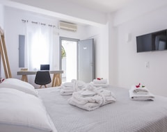 Hotel Blue Waves Suites & Apartments (Kamari, Greece)