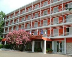 Hotel Letrina (Pyrgos, Grecia)