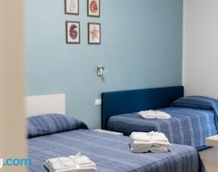 Bed & Breakfast Home 42 Beb (Terracina, Italija)