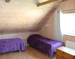 Cijela kuća/apartman Large Comfortable Holiday Home With Private Pool, Motorboat And Lake View (Väckelsång, Švedska)