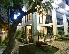Koko talo/asunto Anahaw Apartments Whitebeach (Balabag, Filippiinit)