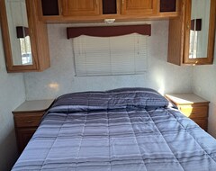 Campingplads 03 Dutchmen Classic That Sleeps 1- 6 People Comfortably For The Perfect Weekend (Cloquet, USA)