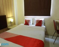 Hotelli Oyo 93002 Kost Gayus (Mataram, Indonesia)
