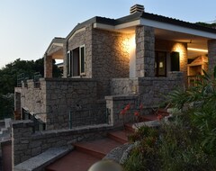 Tüm Ev/Apart Daire Villa In Alghero With Terrace, Air Conditioning, Parking, Garden (Alghero, İtalya)