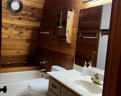 Cijela kuća/apartman Welcome To Orlandos Chic Cabin! King Bed, Fireplace, Sauna, Hot Tub, Games (Apopka, Sjedinjene Američke Države)