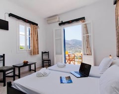 Hotel Venikouas (Platis Gialos, Grecia)
