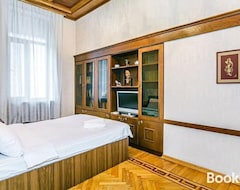 Entire House / Apartment Continental Apartment (Baku, Azerbaijan)