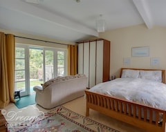 Hotel Harbour View Bungalow (Weymouth, United Kingdom)