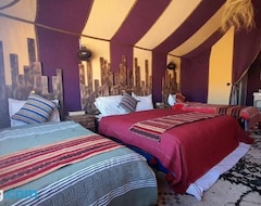Khách sạn Desert Coast Opulent Camp (Merzouga, Morocco)