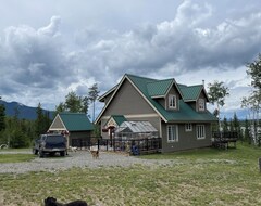 Tüm Ev/Apart Daire Sunset Ridge On Big Bar Lake. Private, Pet Friendly 10 Acre Lakefront Getaway! (Clinton, Kanada)