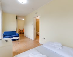 Hotel Residence Porto Letizia (Porlezza, Italy)