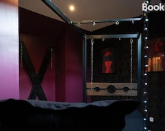 Cijela kuća/apartman Jacuzzi- Chambre Secrete- Love Room- Une Pause A Deux (Château-Landon, Francuska)