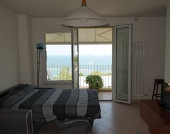 Cijela kuća/apartman Small Penthouse Sea View (Gabicce Mare, Italija)