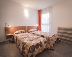 Tüm Ev/Apart Daire Family 3-star Residence With Heated Pool (Salies-de-Béarn, Fransa)