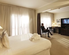 Hotel Dolmen (Buenos Aires, Argentina)