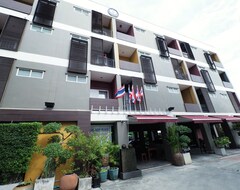 Hotel Namnon Place (Nonthaburi, Tajland)