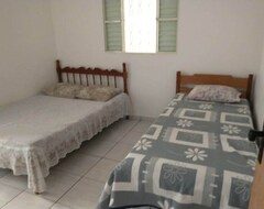 Entire House / Apartment House For Rent/heated Pool/extensive Area Ext. 4q (Uberlândia, Brazil)