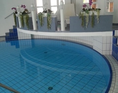 Toàn bộ căn nhà/căn hộ Modern Apartment, 75m² Incl, Wlan Pool & Beach Chair, Great For Child And Dog (Nordholz, Đức)