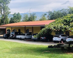 Hotel Hospedaje Adrimaran (San Isidro, Kostarika)