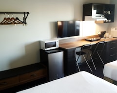 Khách sạn Home Away Inn (Drayton Valley, Canada)