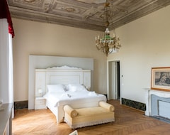 Bed & Breakfast Palazzo D'Oltrarno - Residenza D'Epoca (Florence, Ý)