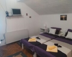 Toàn bộ căn nhà/căn hộ Rooms Mila - Two Bedroom With Bathroom (Virovitica, Croatia)