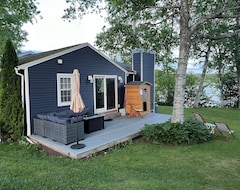 Entire House / Apartment Private, Peaceful Maine Waterfront Home Near Shops, Nature (Stockton Springs, USA)