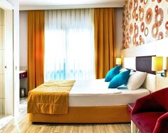 Hotel Ramada Resort By Wyndham Side (Çolakli, Turquía)