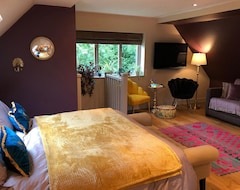 Koko talo/asunto Stunning Studio Apartment With Hot Tub In The Heart Of The Cotswolds (Stroud, Iso-Britannia)