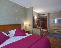 Khách sạn Hotel Palazzo Lovera (Cuneo, Ý)