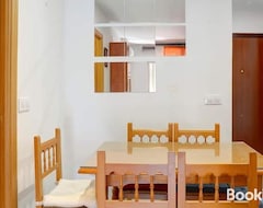 Entire House / Apartment Apartamento Amplio (Seville, Spain)