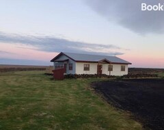 Koko talo/asunto Eaglerock Guesthouse (arnardrangur 1) (Kirkjubæjarklaustur, Islanti)