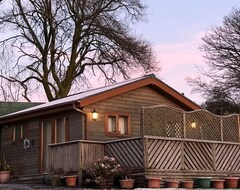 Cijela kuća/apartman Delightful Log Cabin, Ideal For Visiting The Brecon Beacons And Gower Peninsula (Pontardawe, Ujedinjeno Kraljevstvo)