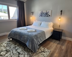 Toàn bộ căn nhà/căn hộ Feel At Home In This Downtown Apartment With Two Bedrooms And Insuite Laundry! (Grand Forks, Canada)