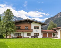 Toàn bộ căn nhà/căn hộ Nice Holiday Home For Sole Occupancy In A Central Location (Schlitters, Áo)
