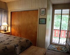 Entire House / Apartment Mountain Lake Chalet (Abbot, USA)