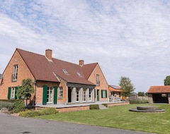 Toàn bộ căn nhà/căn hộ Quiet And Authentic Vacation Property With Pond (Harelbeke, Bỉ)