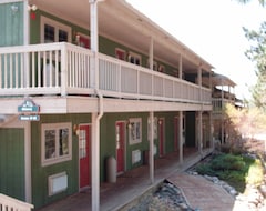 Hotel Yarrow (Bedford Charter Township, USA)