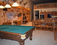 Entire House / Apartment Money Creek Ranch Is A Beautiful Hunting Lodge That Has All The Comforts (Rushford, USA)