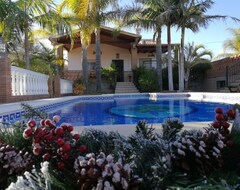 Koko talo/asunto Alhaurin De La Torre: Charming Andalusian Villa With Pool And Garden With Palms, Very Calm. Wifi Free (Alhaurín de la Torre, Espanja)