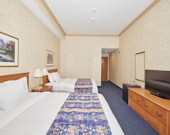 Glengate Hotel & Suites (Niagara Falls, Canada)