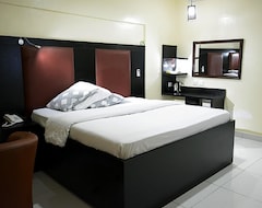 Otel Golphins Suites (Awka, Nijerya)