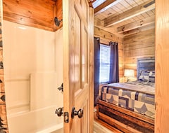 Khách sạn New! ‘star Lite’ Cabin: Hot Tub, Deck & Pool Table (Sevierville, Hoa Kỳ)