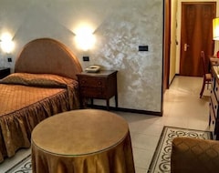 Khách sạn Hotel Miramare (Lignano Sabbiadoro, Ý)