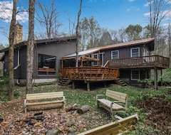 Entire House / Apartment Ellicottville Chalet Nestled In The Woods (Ellicottville, USA)