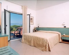 Khách sạn Hotel Fortunella (Lido di Camaiore, Ý)