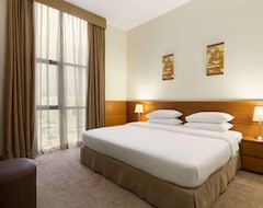 Ramada Hotel & Suites By Wyndham Ajman (Ajman, Emiratos Árabes Unidos)