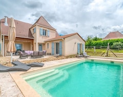 Toàn bộ căn nhà/căn hộ Luxury Holiday Villa In Sainte-Foy-De-Longas With Great Comfort And Beautiful Forests (Sainte-Foy-de-Longas, Pháp)
